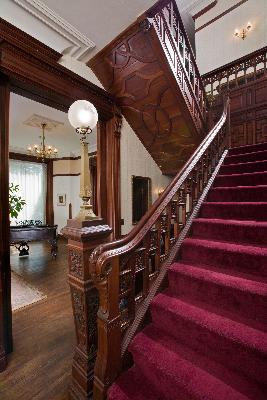 1501-w-jackson-staircase.jpg
