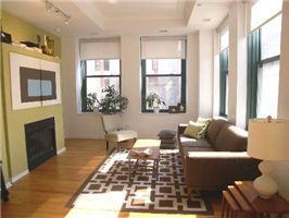 208-w-washington-_911-livingroom.jpg