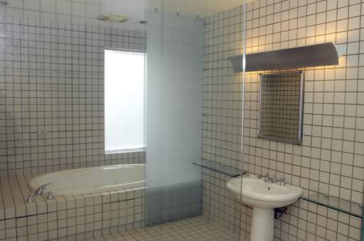 1521-n-state-bathroom.jpg