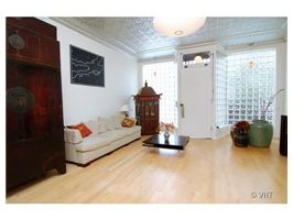 1549-w-chestnut-livingroom.jpg
