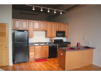 1645-w-ogden-_417-kitchen.jpg