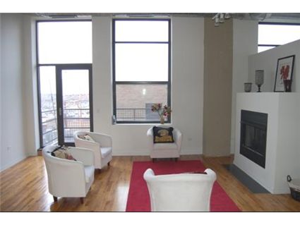 1645-w-ogden-_417-livingroom.jpg