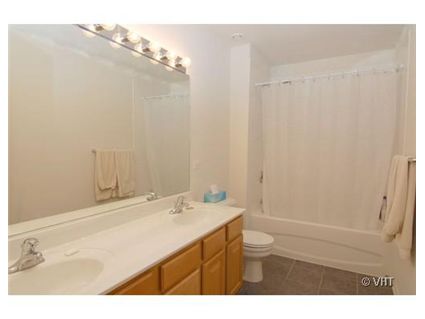 1645-w-ogden-_521-bathroom.jpg