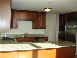 columbian-_4201-kitchen.jpg