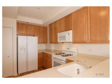 1111-s-wabash-_1608-kitchen.jpg