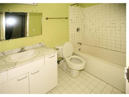 20-n-state-_802-bathroom.jpg
