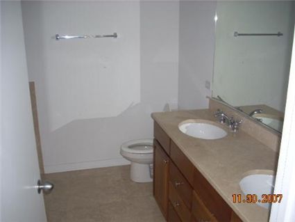 4350-n-broadway-_1012-bathroom.jpg