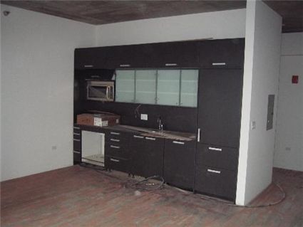 550-n-st-clair-1-bedroom-kitchen.jpg
