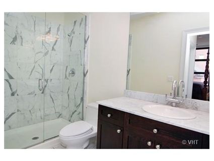 101-w-superior-_506-bathroom.jpg