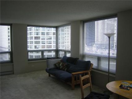 440-n-wabash-_1009-livingroom-_2.jpg