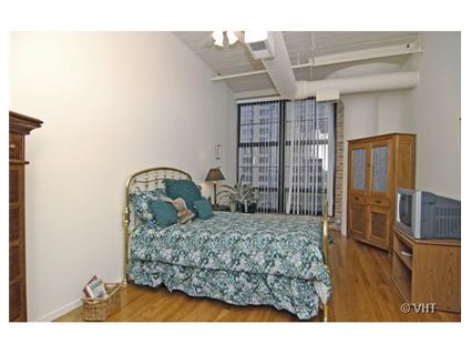 523-s-plymouth-_705-bedroom.jpg