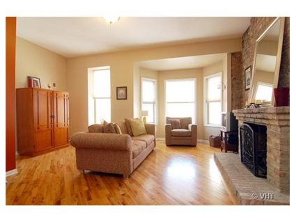 1520-s-wabash-_4n-livingroom.jpg