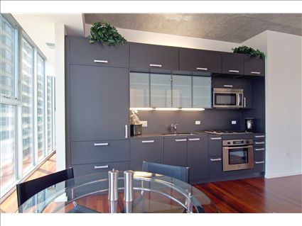 550-n-st-clair-_1104-kitchen-with-furniture.jpg