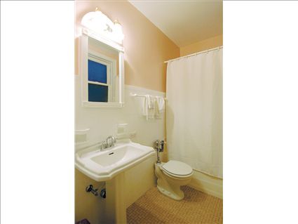 3750-n-lake-shore-drive-_15h-bathroom.jpg