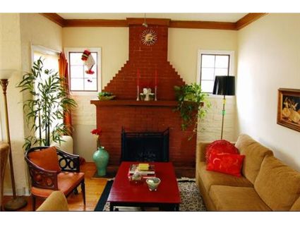 4501-n-lawndale-livingroom.jpg