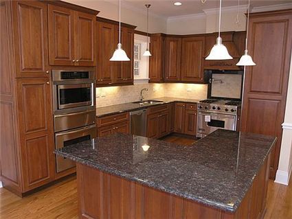 1334-w-wellington-kitchen.jpg