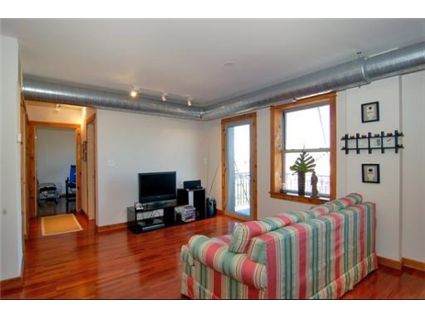 5346-s-cornell-_1003-livingroom.jpg