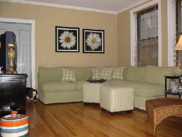 636-w-waveland-_3c-livingroom-_2.jpg