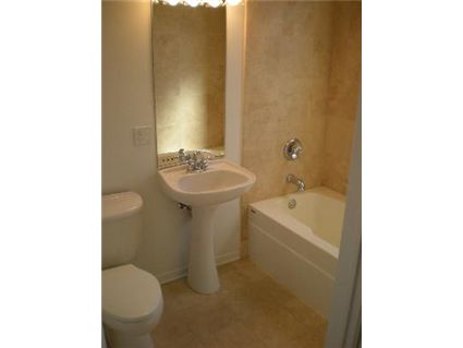 1234-w-argyle-_3f-bathroom-approved.jpg