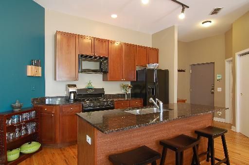 936-w-madison-_5f-kitchen-approved.jpg
