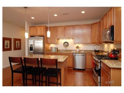 2936-n-lincoln-_2n-kitchen-approved.jpg