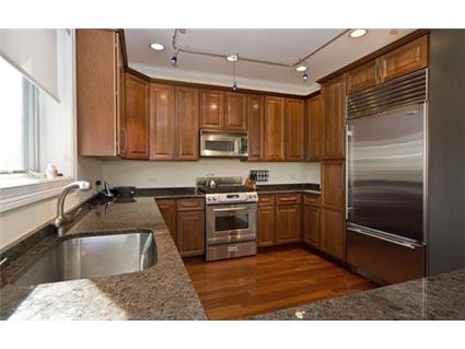 4650-n-winthrop-_3-kitchen-approved.jpg