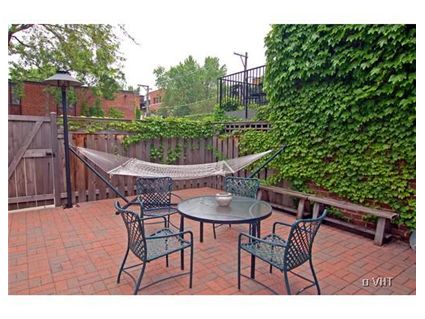 552-w-armitage-_1-patio-approved.jpg