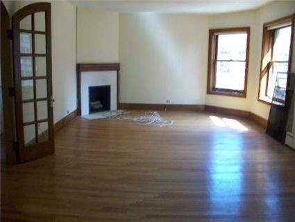 670-w-irving-park-_g8-livingroom-approved.jpg