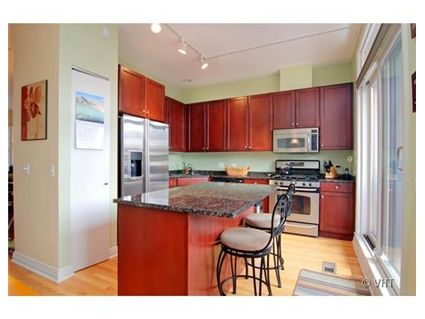 1137-w-monroe-_8-kitchen-approved.jpg