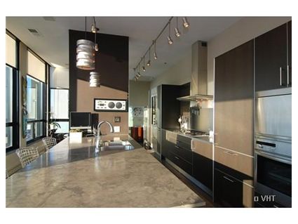 550-w-wellington-penthouse-kitchen-approved.jpg
