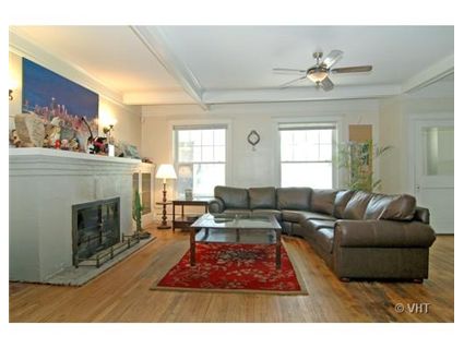 7237-s-shore-drive-livingroom-approved.jpg