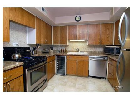 3700-n-lake-shore-drive-_111-kitchen.jpg