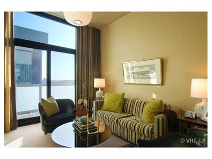 550-w-wellington-penthouse-bedroom-_2-approved.jpg