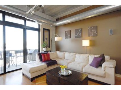 833-w-15th-place-_602-livingroom-approved.jpg