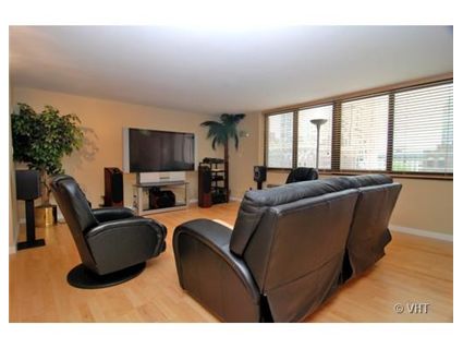 1221-n-dearborn-_809n-livingroom-approved.jpg