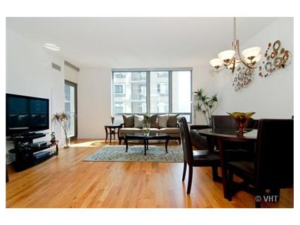 600-n-lake-shore-drive-_3003-livingroom-approved.jpg