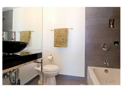 340-w-diversey-_2018-bathroom-approved.jpg