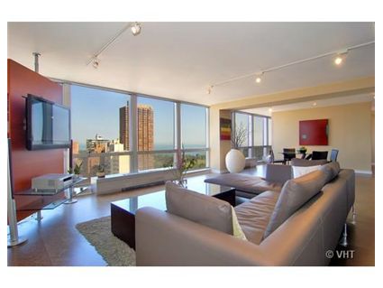 340-w-diversey-_2018-livingroom-approved.jpg