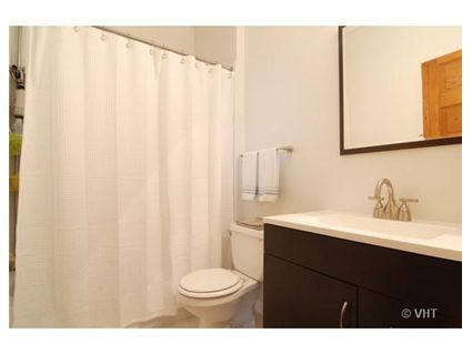 4110-n-southport-_2-bathroom-approved.jpg