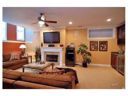 914-w-wrightwood-_1-family-room-approved.jpg
