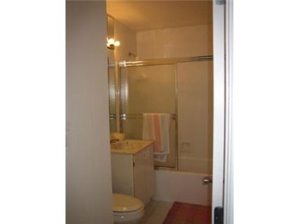 1445-n-state-parkway-_1602-bathroom-approved.jpg