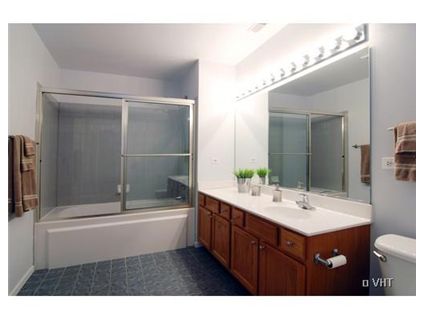 1000-w-adams-_412-bathroom-approved.jpg