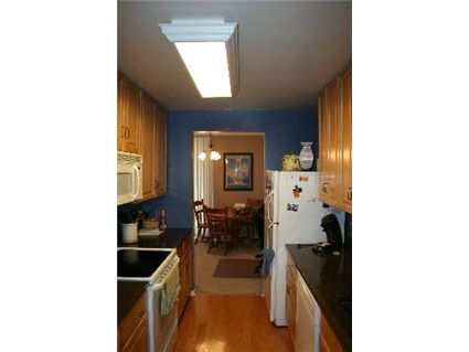 70-w-huron-_803-kitchen-approved-_2.jpg