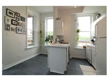 4110-n-southport-_2-kitchen-approved.jpg