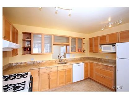 5801-n-sheridan-_20c-kitchen-approved.jpg