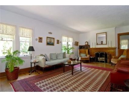 1721-w-104th-living-room-approved.jpg
