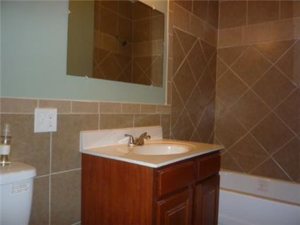 11405-s-saint-lawrence-bathroom-approved.jpg