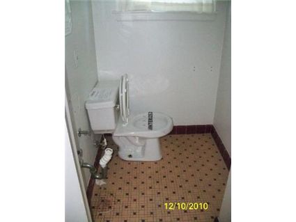 5824-n-drake-bathroom-approved.jpg
